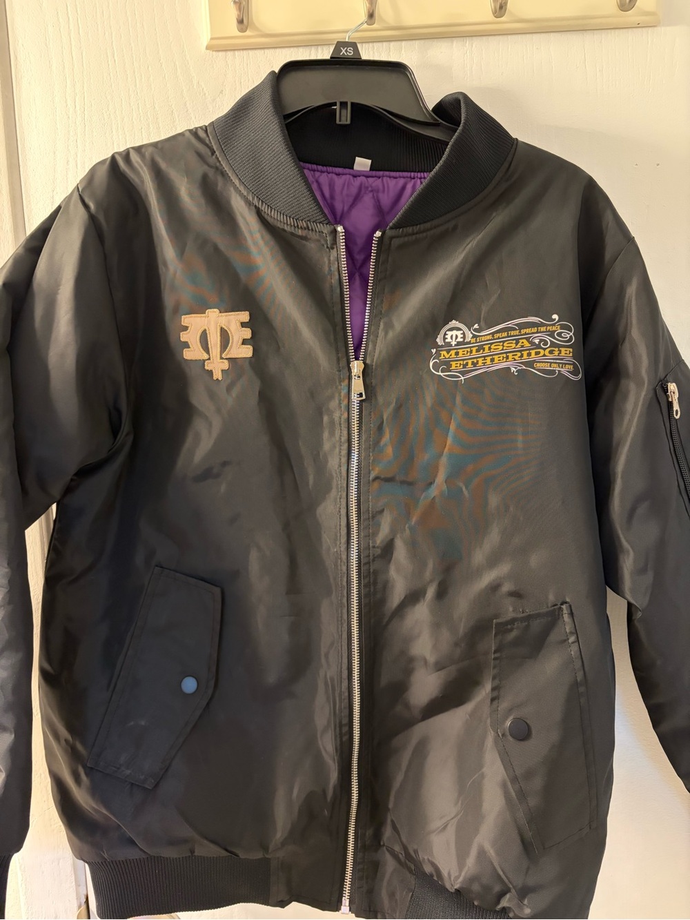 Like New! Melissa Etheridge VIP tour bomber jacket with purple lining. Size S